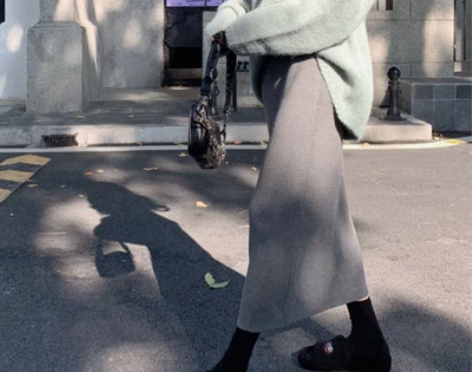 秋冬休闲针织半身裙女2022新款修身显瘦包...