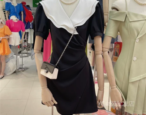 2022夏季新品法式气质时尚撞色拼接荷叶边...