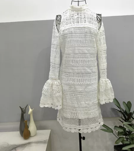 ins欧美白色蕾丝钩花性感连衣裙气质包臀水...