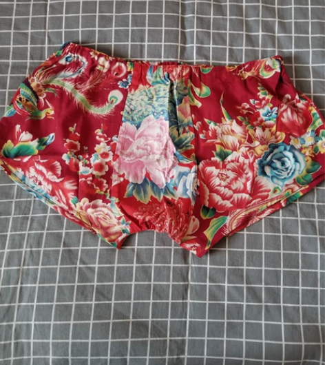 男士短裤， 面料不是全新的，纯棉的老花布缝...