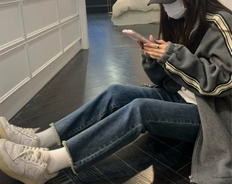 荒荒家蓝色直筒毛边牛仔裤女2022冬季新款...