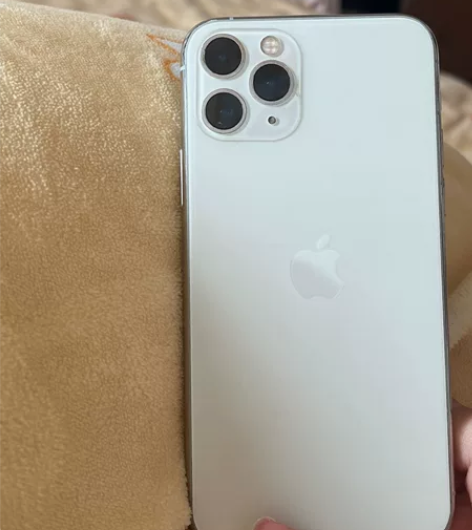 女孩子自用国行苹果11pro 256G的，...