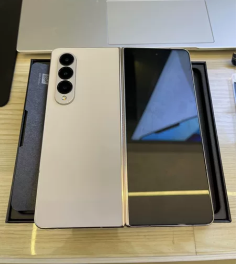 三星fold4国行金色512。激活一天全套...