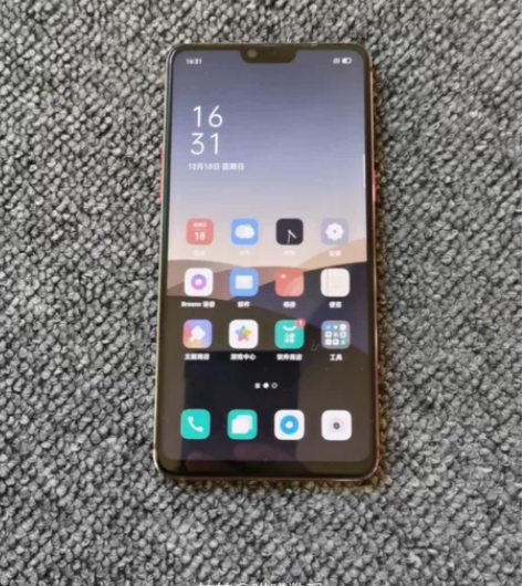 oppor15 闲置正品手机，成色如图99...