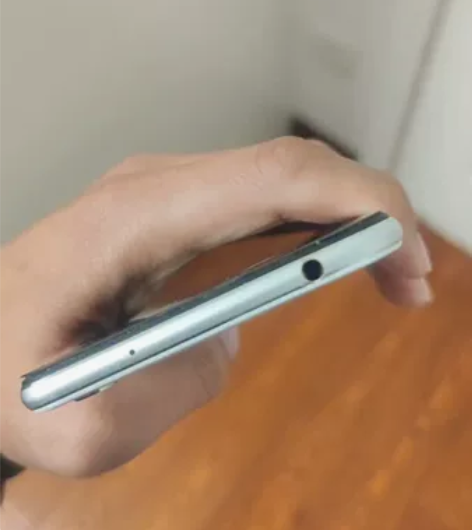 老古董VIVO X21iA，很经典的机型，...