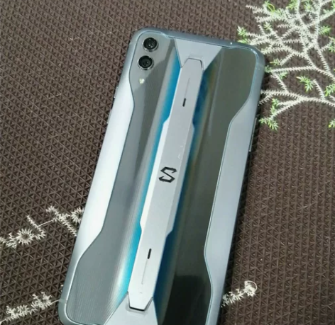 黑鲨2pro，99新，纯原装，送配件，包邮...