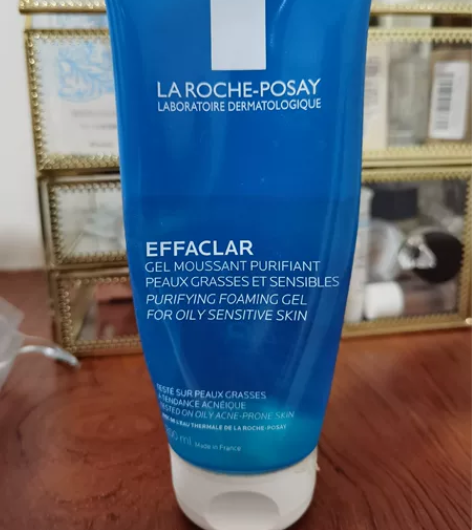 理肤泉清痘洁面啫喱，余量如图，购于澳门DF...