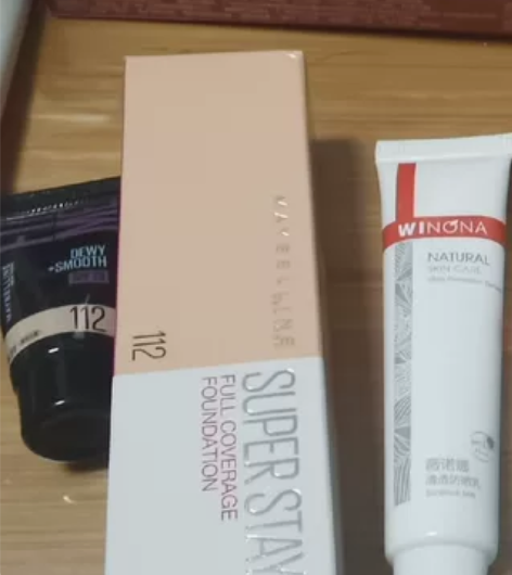 美宝莲粉底112色号，送同款色号小样 包非...