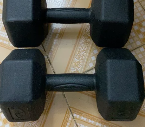 39.9出售两个，每个10斤的哑铃 感兴趣...