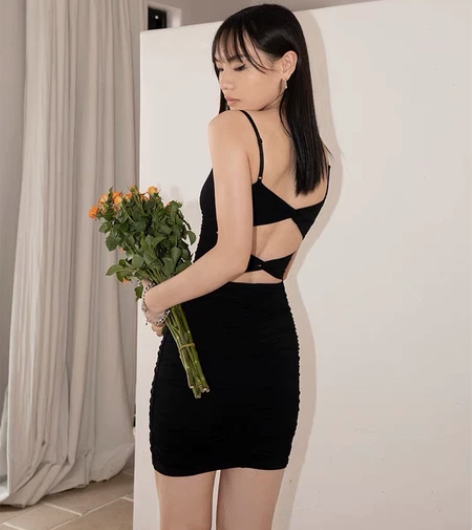 LEIYU抽褶吊带连衣裙女夏新款漏背性感包...