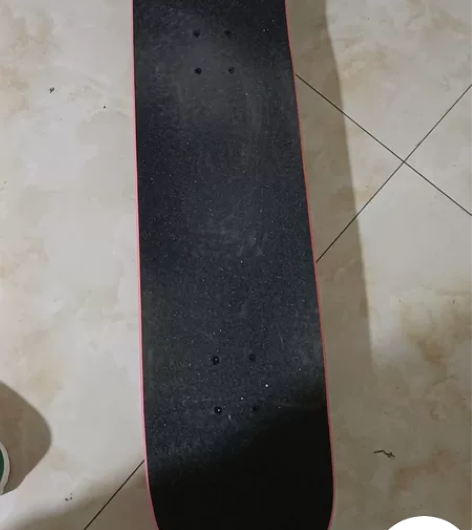 justice滑板，昨天到了，滑了一次，摔...