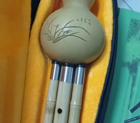 半价上再打半价出售 ， 全新金丝楠木竹葫芦...