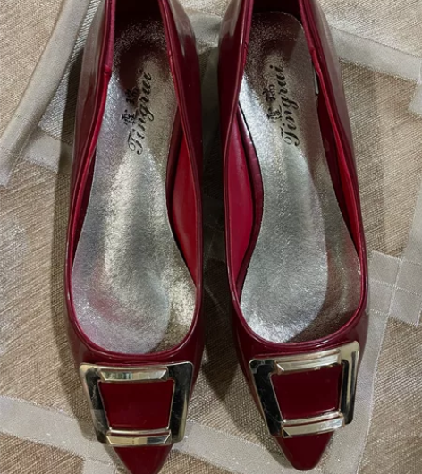 23.5分／37码女款皮鞋单鞋休闲鞋。 感...