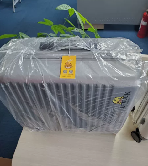 全新正品 小黄鸭拉杆箱 18寸 可方便登机...