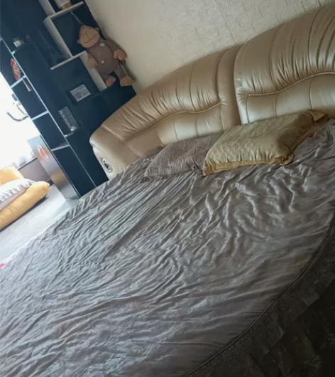 真皮大圆床  感兴趣的话点“我想要”和我私...