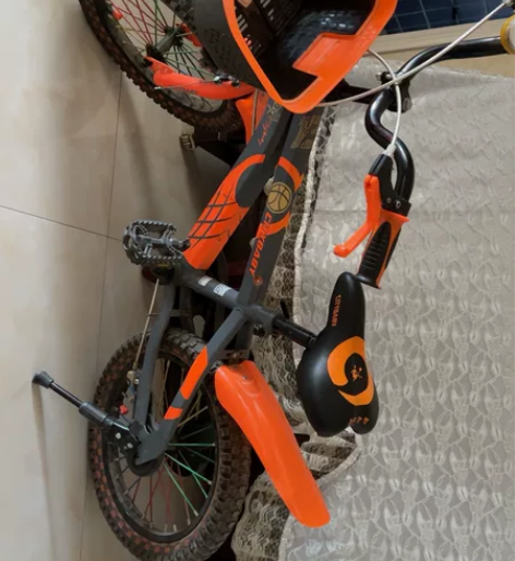 都市贝贝儿童自行车,九成新。 感兴趣的话点...