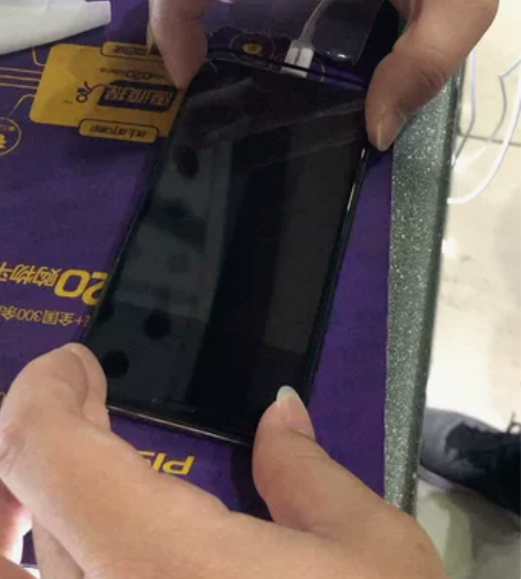 品胜抗指纹全屏钢化膜，超级好贴，不留气泡，...