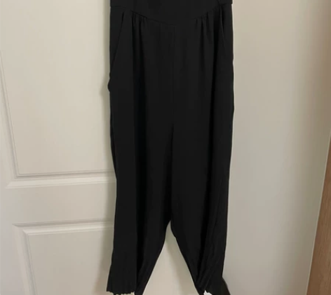 夏天连体裤 料子凉快 不退不换 感兴趣的话...