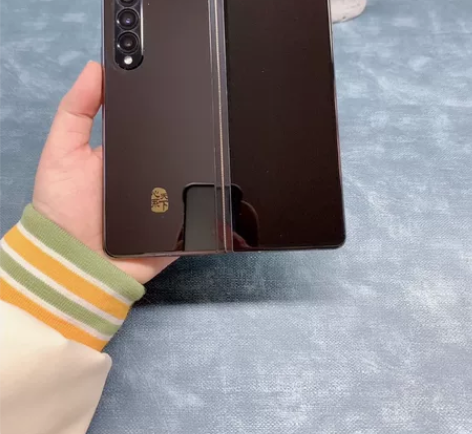 刚过保修！国行 三星W22雅瓷黑 16+5...