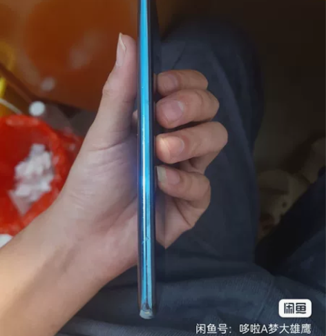 荣耀10青春版，6+64g，屏幕裂了，有斑...