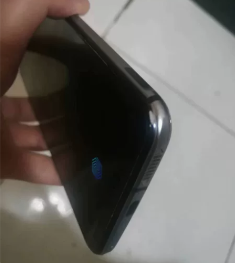 努比亚红魔5s自己买的自用后盖碎了一点第二...