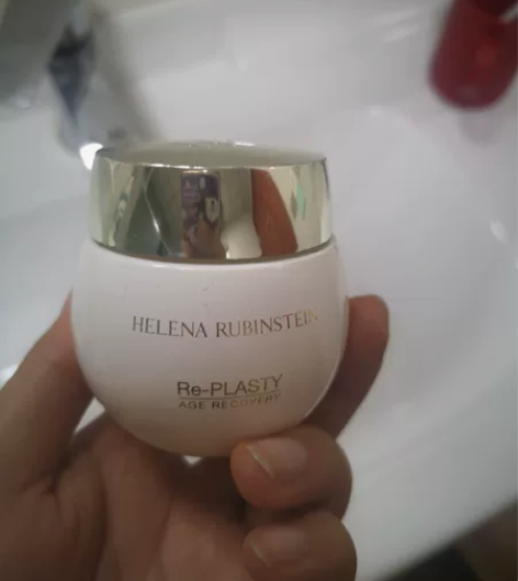 赫莲娜白绷带眼霜 感兴趣的话点“我想要”和...