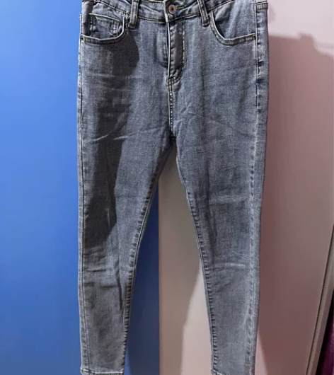 11女牛仔裤雾霾蓝小脚 腰围2尺1 不退不换