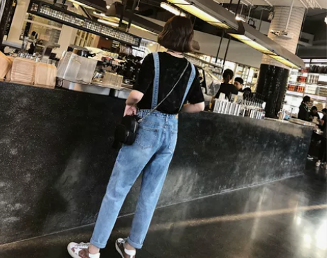 春季新款韩版减龄牛仔背带裤女宽松显瘦ul…...