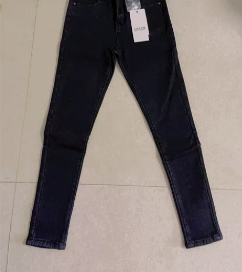 新款时尚潮流黑色加绒小脚牛仔裤s码，腰围6...