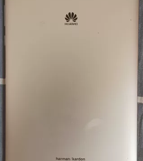 个人一手华为平板电脑，看个电影刷个快手玩个...