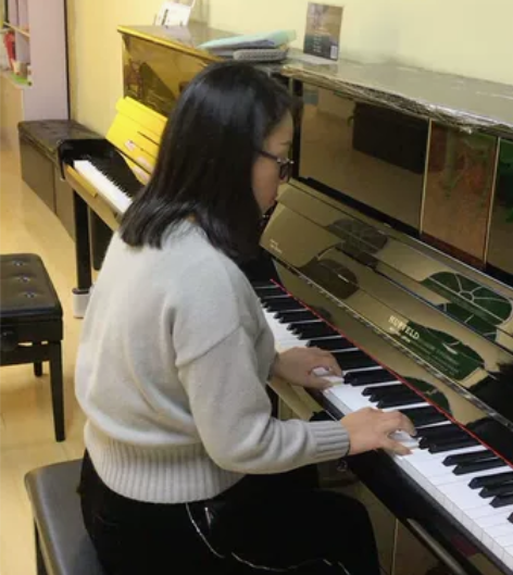 进口品牌钢琴大量批发 二手钢琴批发商，雅马...