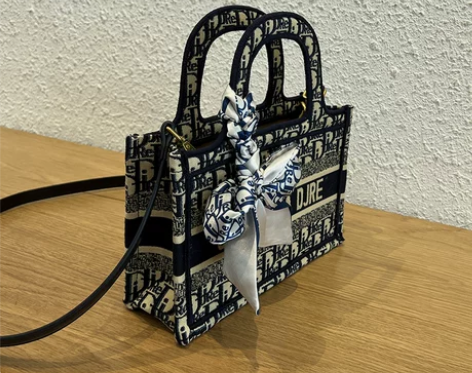 香港品牌真皮女包时尚轻奢托特包百搭手提单肩...