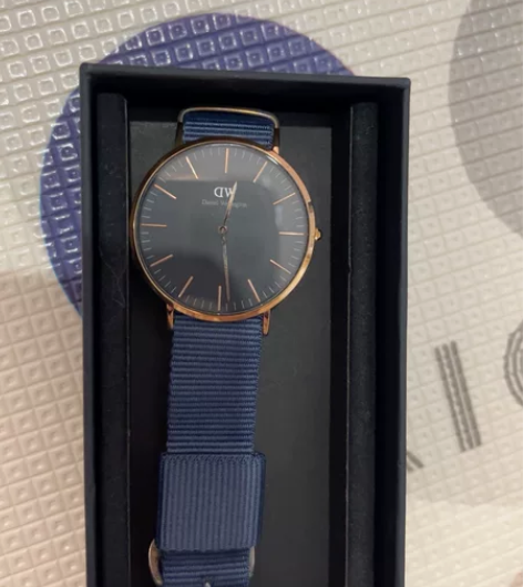 DW手表，一直放置着，没有电子了，正品，低...