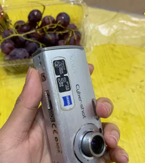 索尼l1 ccd 配件 内存卡 充电器轻微...