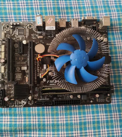 AMD x4 840板u套装，技嘉主板，两...