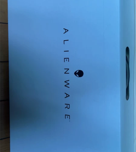 外星人笔记本的包装盒 个人觉得帅 可以买去...