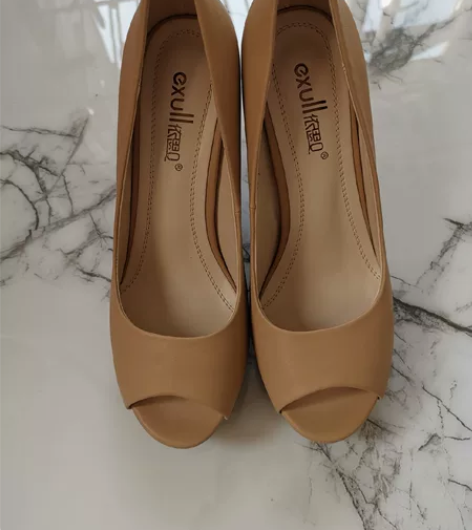 鱼嘴防水台超高跟女鞋单鞋 买完一直没有机会...