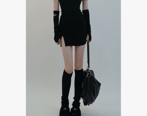 DREAM SEVEN77 黑色紧身连衣裙...