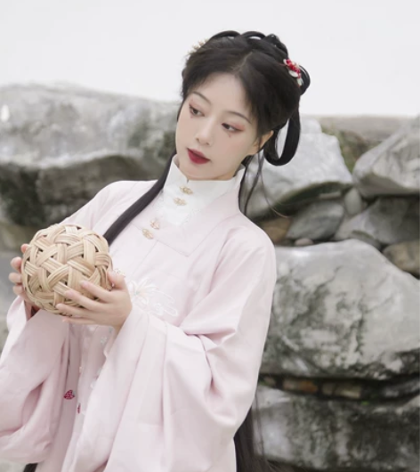 【汉服出租】 小红书明制汉服圆领 司南阁 ...