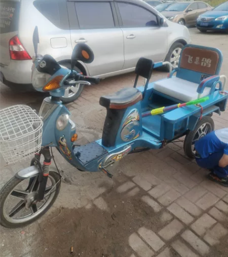 飞鸽48伏电动助力小三轮车,会变形能拉人能...