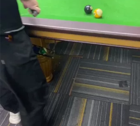 出售台球桌带灯三张 感兴趣的话点“我想要”...