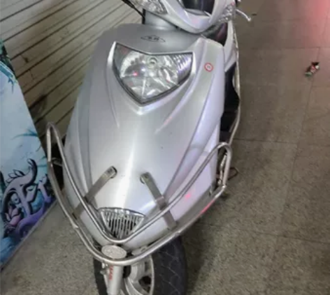 河源市区豪爵银巨星2，银色摩托车，自用正常...