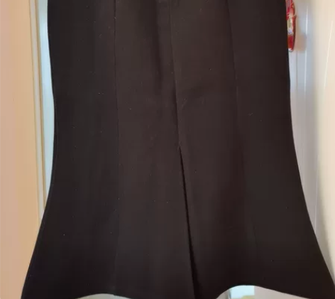 鱼尾裙，买来有点小，低价转！ 感兴趣的话点...