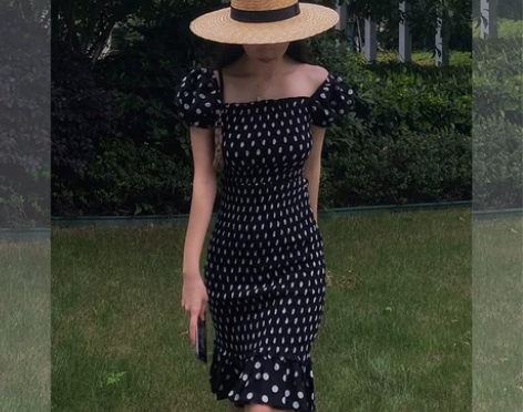 波点连衣裙女夏2020新款复古港风方领泡泡...