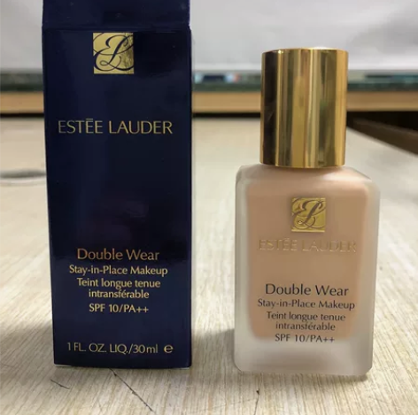 品牌型号:雅诗兰黛1C1粉底 使用感觉:控...