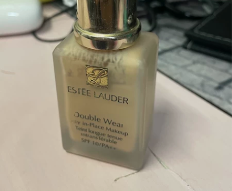 出一瓶闲置dw粉底 色号1w1 剩2/3 ...