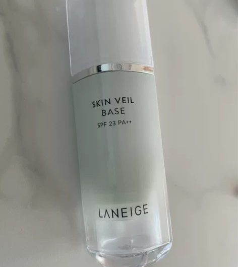 兰芝隔离绿色妆前乳 颜色：绿色适合泛红肌肤...