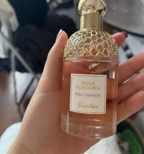 娇兰的雪梨冰沙香水，75ml的，味道不是很...