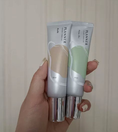planner隔离妆前乳 肤色是细腻毛孔的...