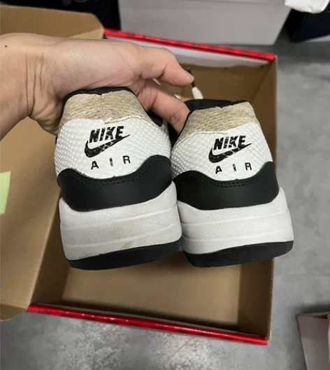 NIKE耐克男士休闲鞋。265码正品耐克运...